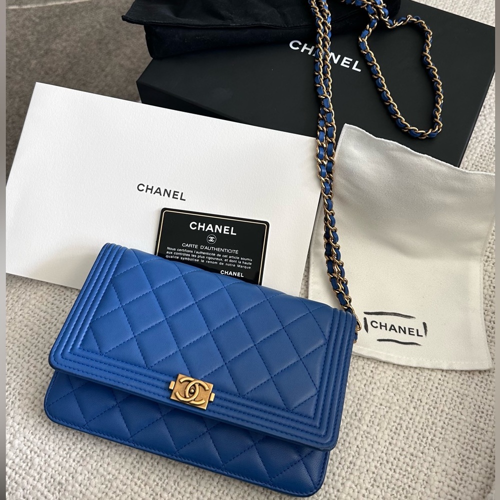 Authentic Chanel Wallet On Chain